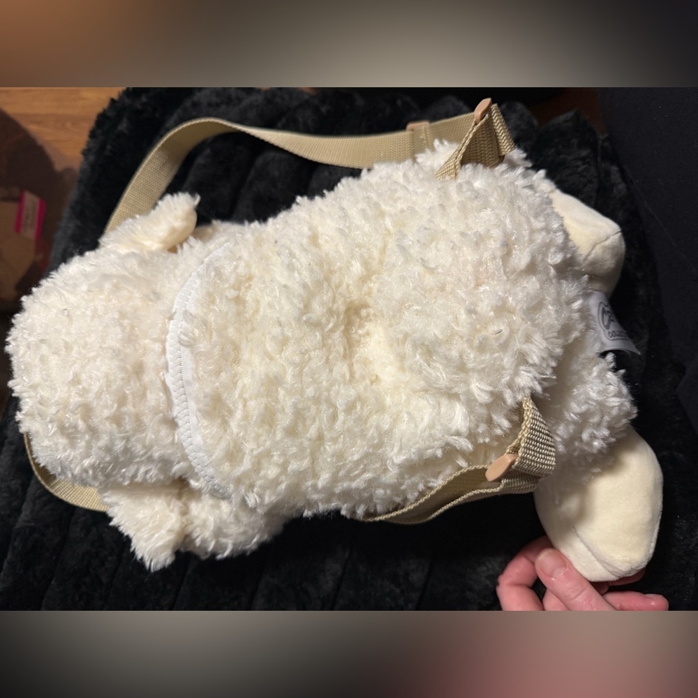 Critter Collection lamb backpack by Lynco Products. - Picture 4 of 7